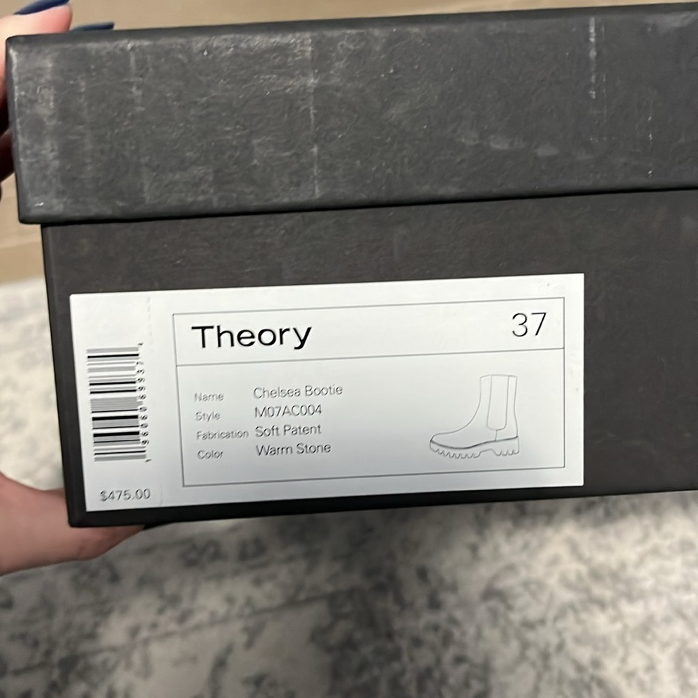 NEW Theory Cream Chelsea Boots with Black Elastic Panels and Thick Rubber Soles - Picture 6 of 8
